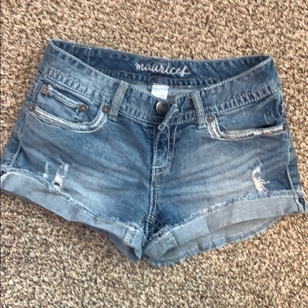 Shorts - Picture 3 of 3